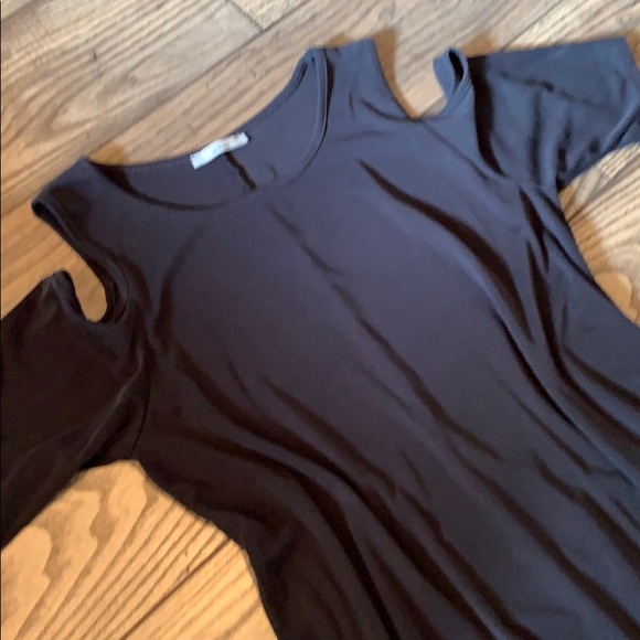 Cut Out Shoulder Dress - Picture 4 of 8